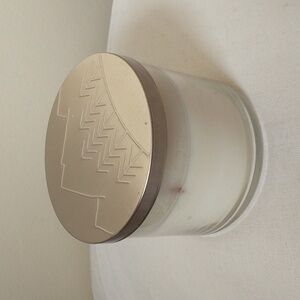 Bath and body works candle